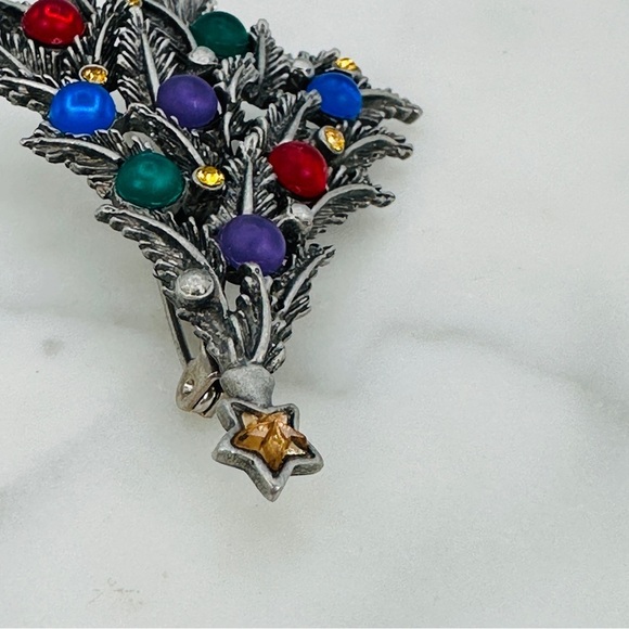 Vintage JJ Jonette Christmas Tree Brooch Pin with Colorful Gems and Star Topper - Picture 6 of 11